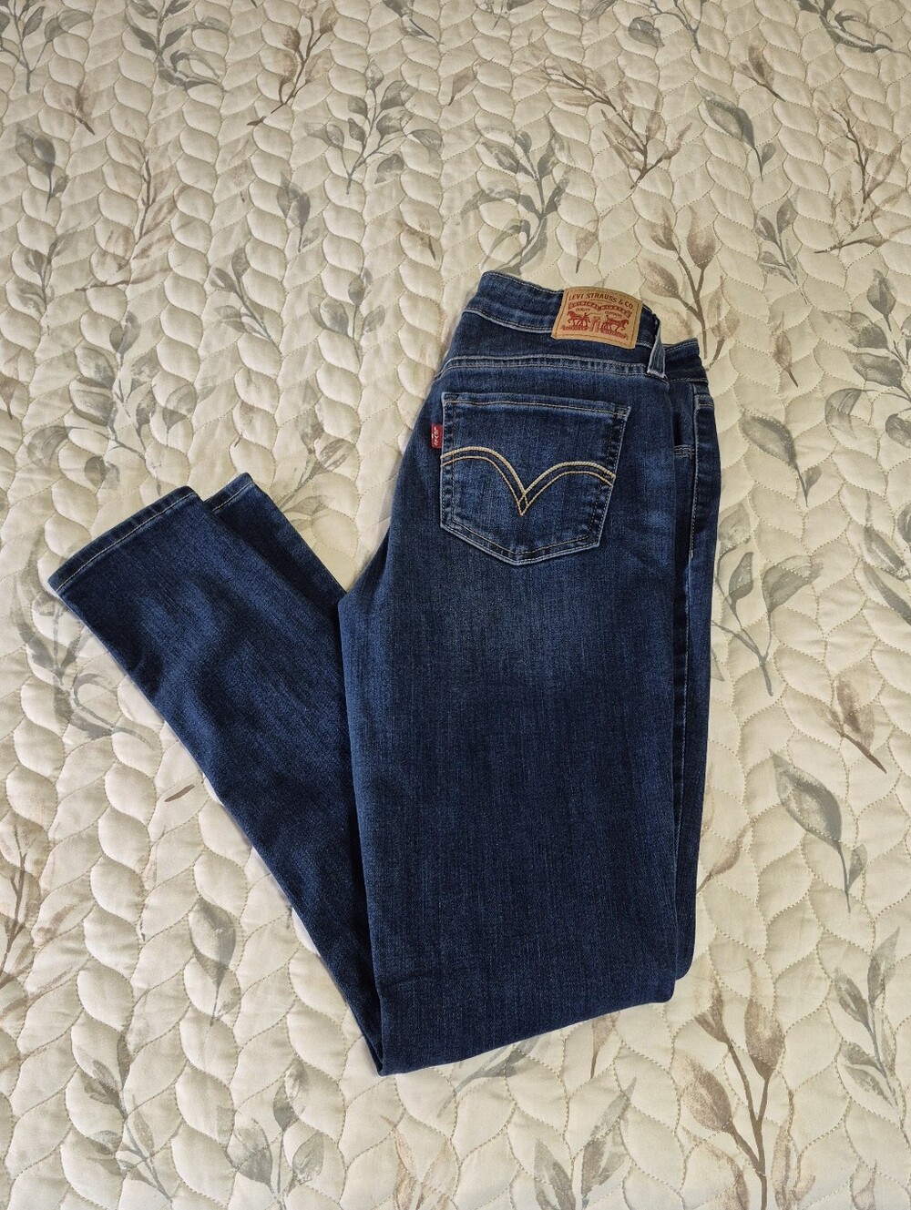 Levi's Women's Dark Indigo Skinny Jeans